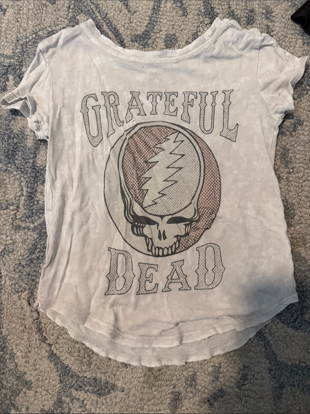 Grateful Dead White Tee with Lightning Skull Graphic